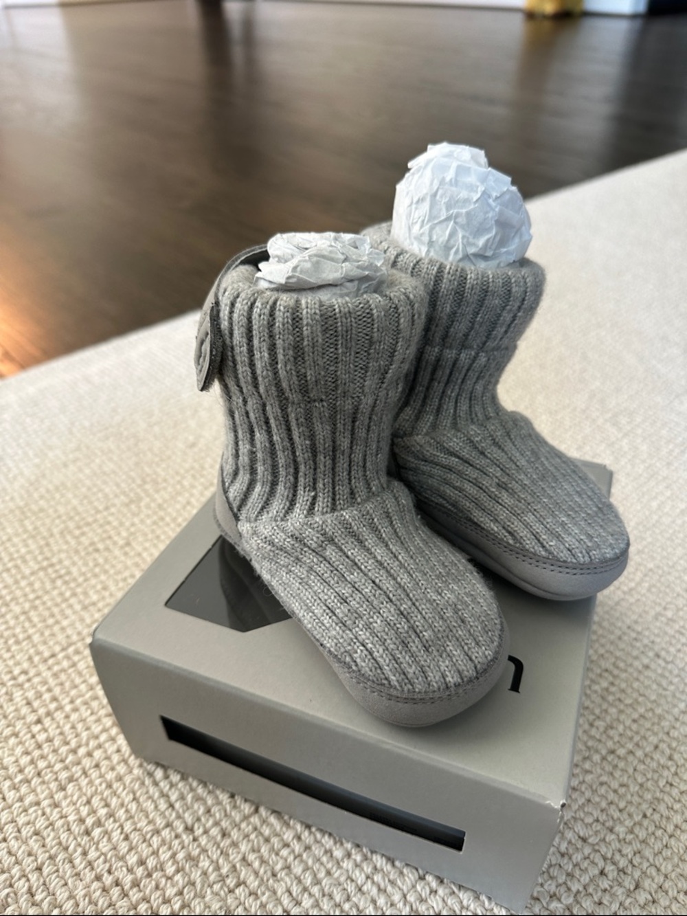 Ugg boots unisex size 4-5 (medium) 12-18 months
